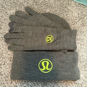 Lululemon hat and glove set